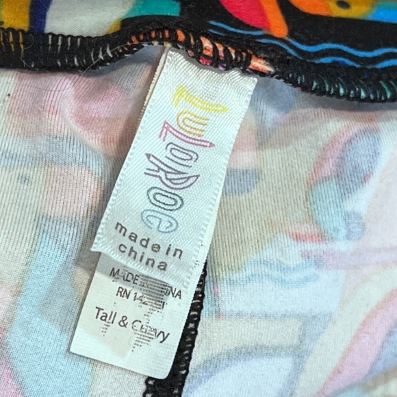 LuLaRoe Tall & Curvy Abstact Pelican Parrot Leggings - Picture 7 of 7